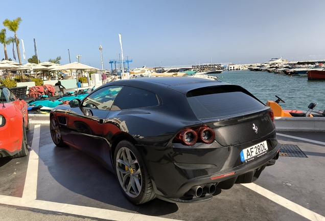 Ferrari GTC4Lusso T