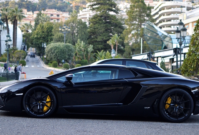 Lamborghini Aventador LP700-4 Roadster