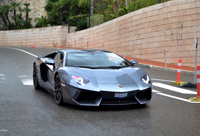 Lamborghini Aventador LP700-4 Roadster