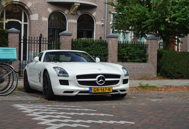 Mercedes-Benz SLS AMG