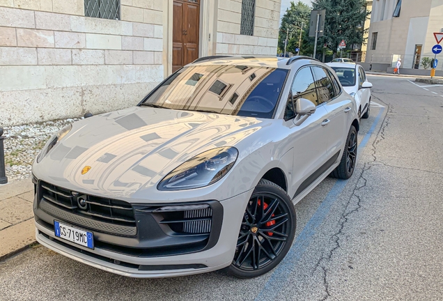 Porsche 95B Macan GTS MkIII