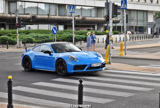 Porsche 992 Carrera 4 GTS