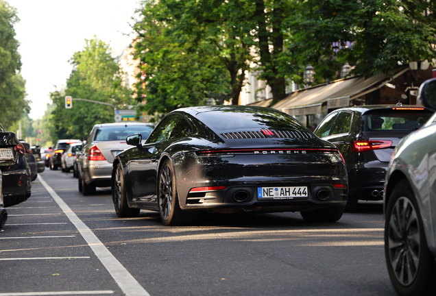 Porsche 992 Carrera 4S