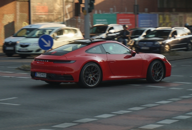 Porsche 992 Carrera 4S