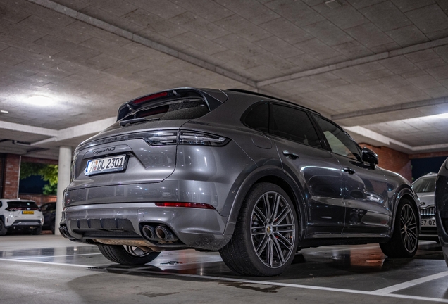 Porsche 9YA Cayenne GTS