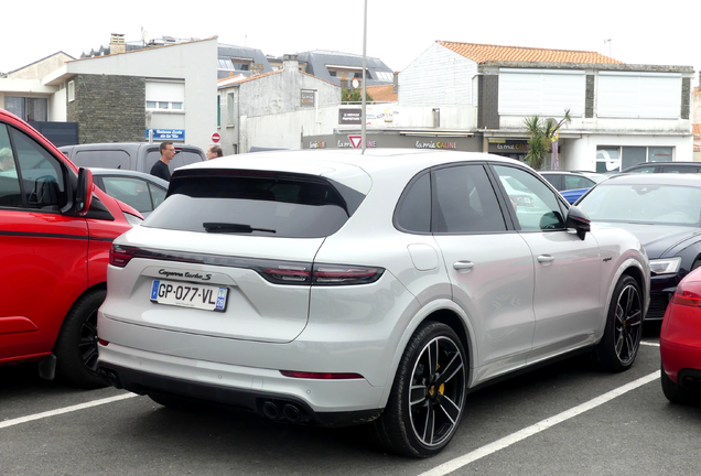 Porsche Cayenne Turbo S E-Hybrid