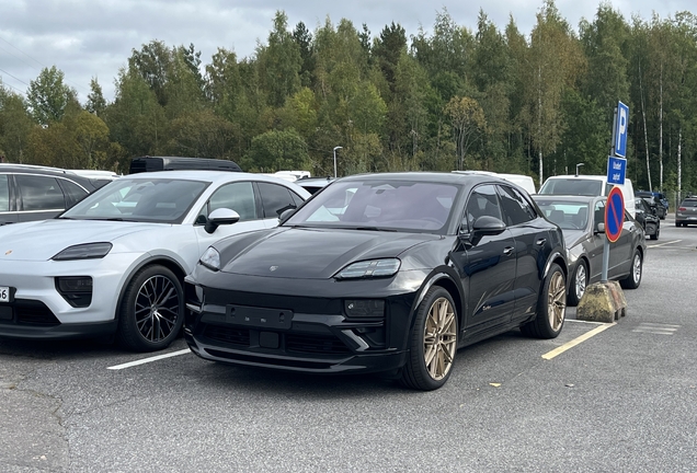 Porsche Macan EV Turbo