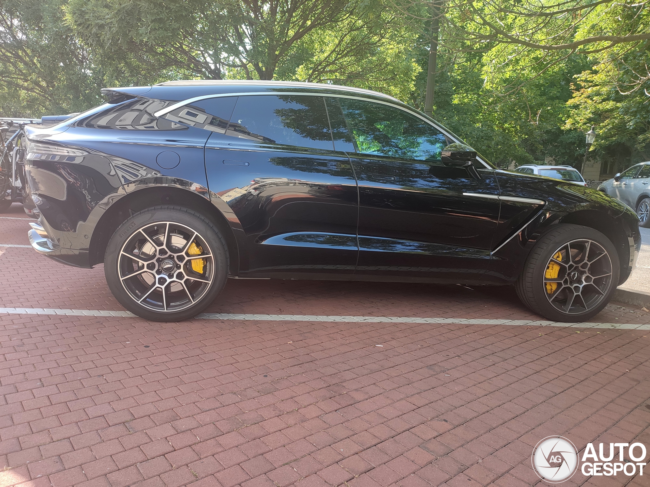 Aston Martin DBX