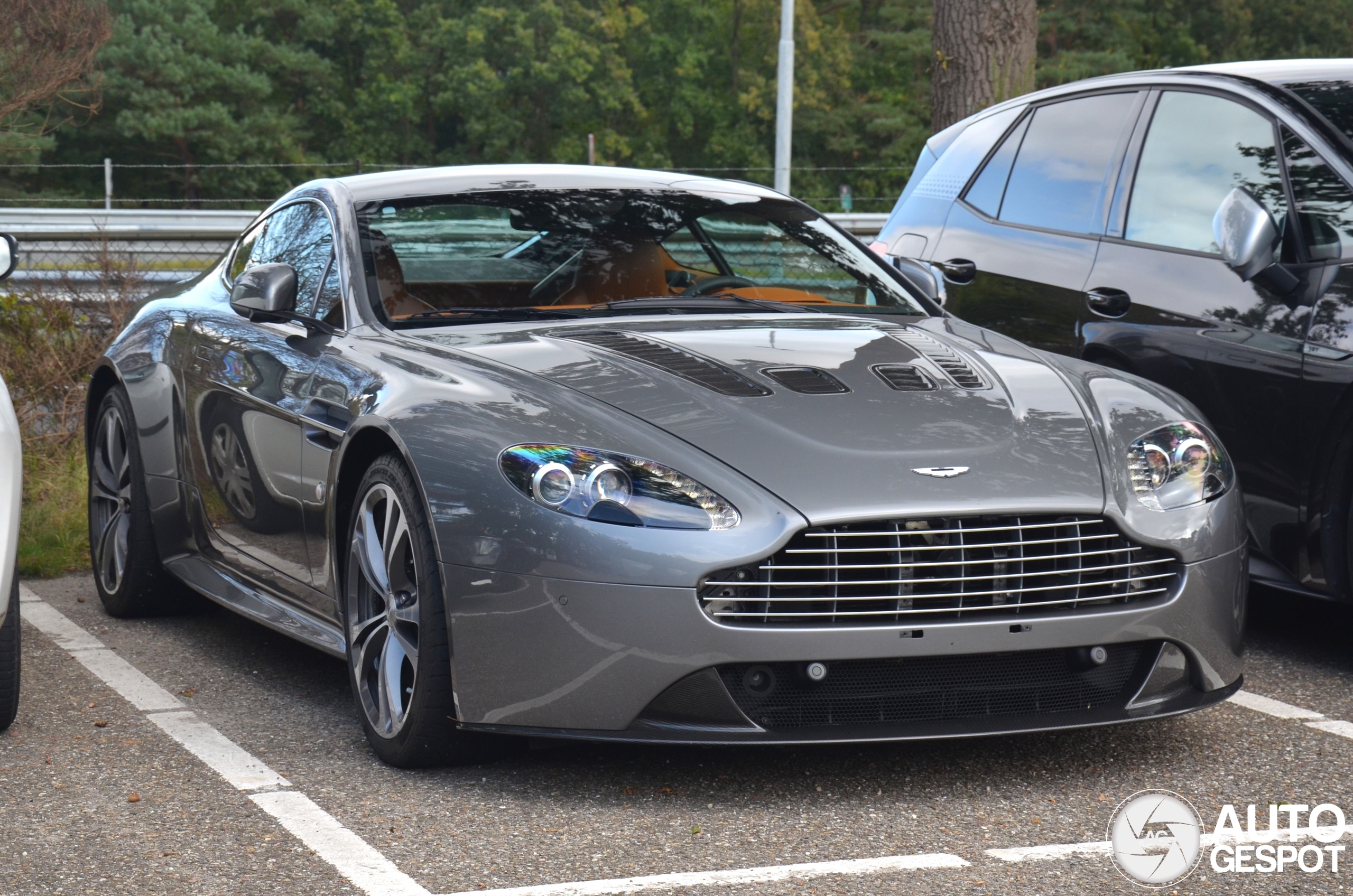 Aston Martin V12 Vantage