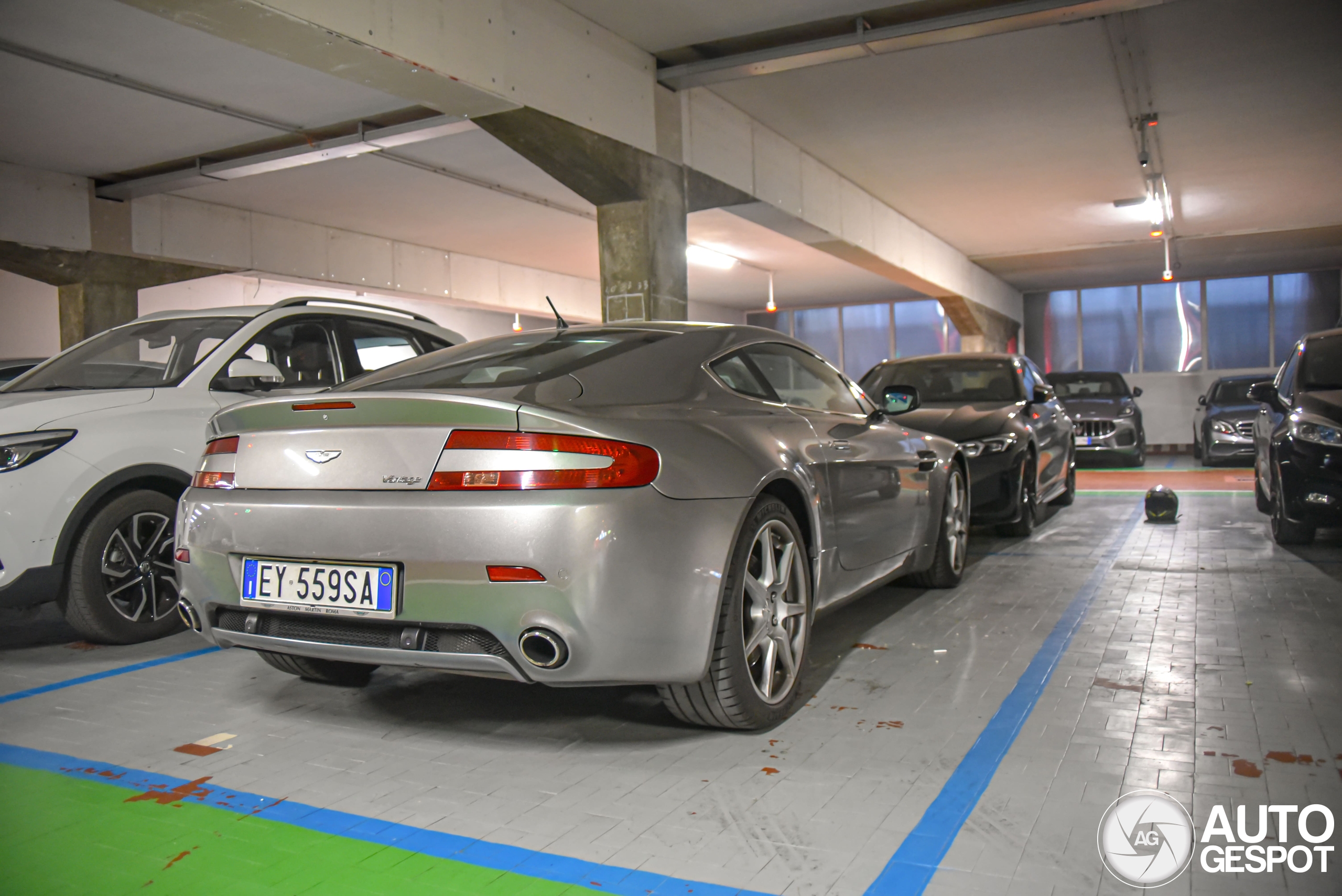 Aston Martin V8 Vantage