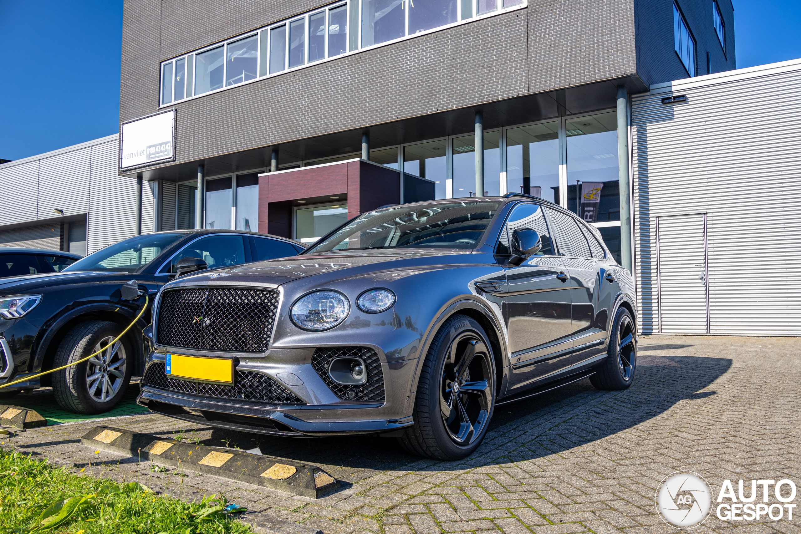 Bentley Bentayga Hybrid S