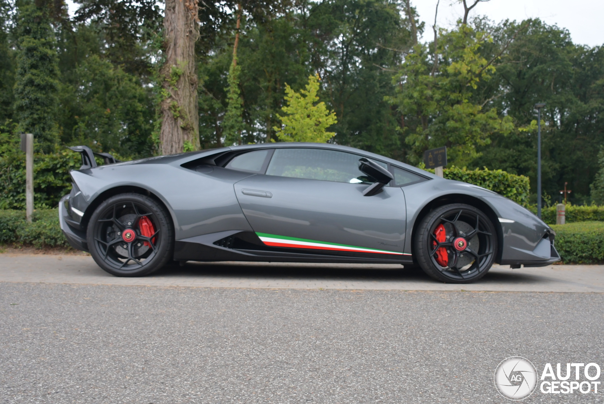 Lamborghini Huracán LP640-4 Performante