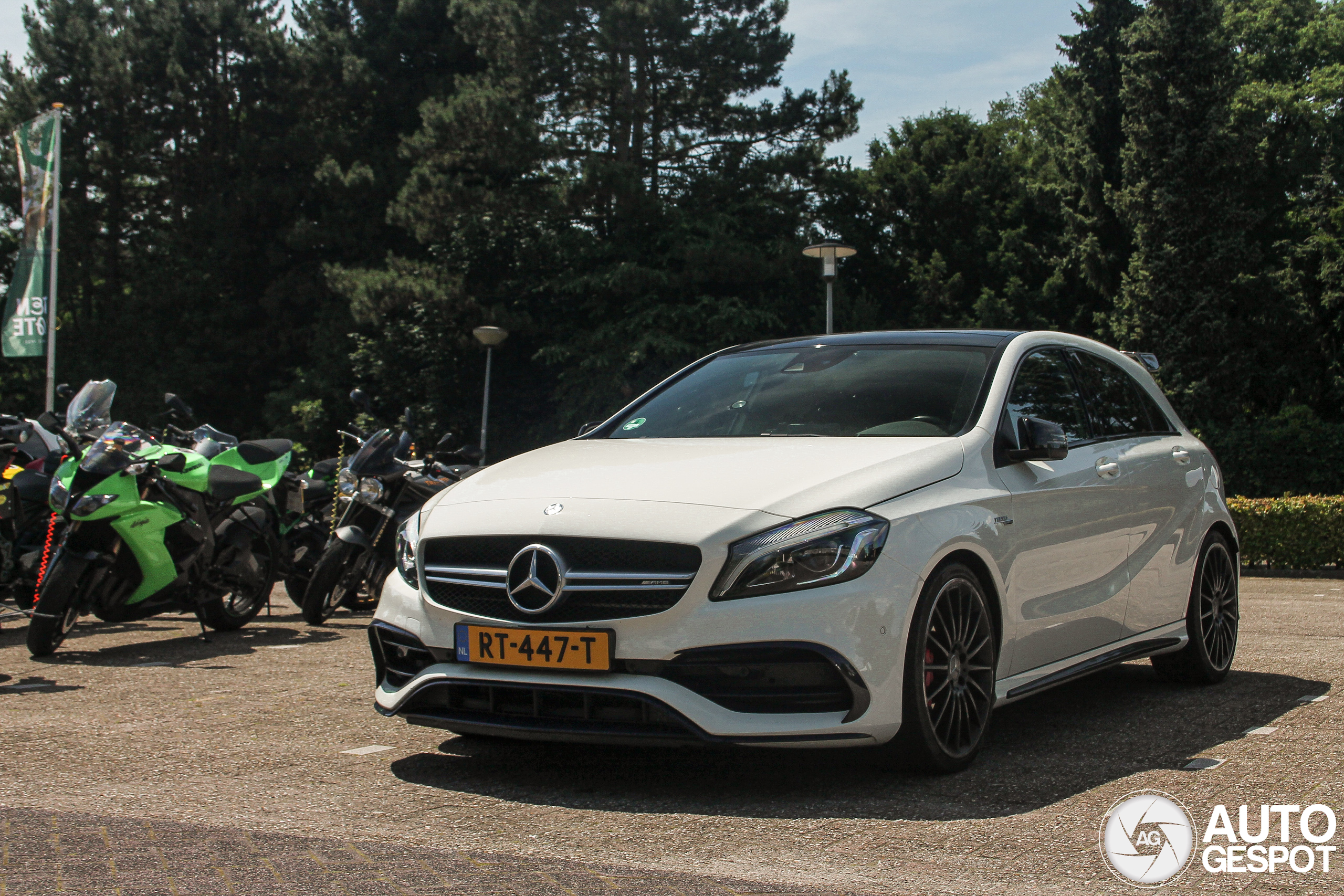 Mercedes-AMG A 45 W176 2015