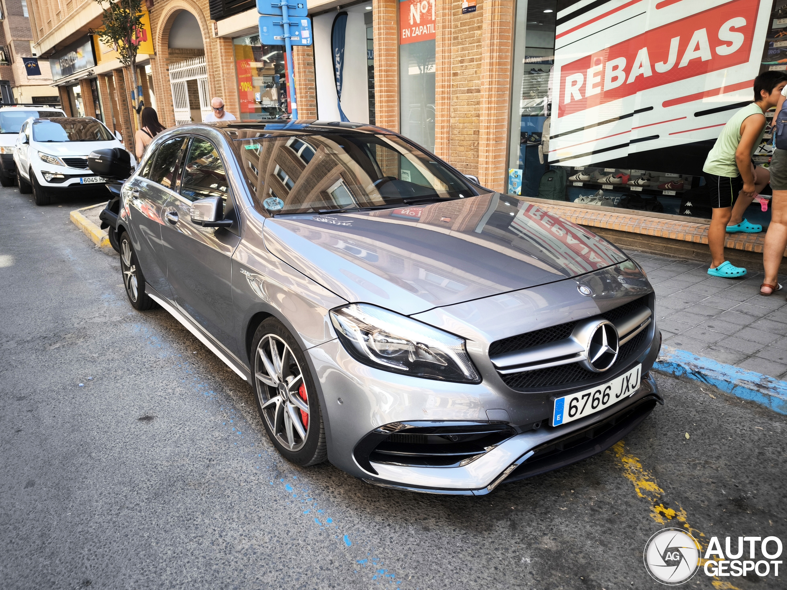 Mercedes-AMG A 45 W176 2015