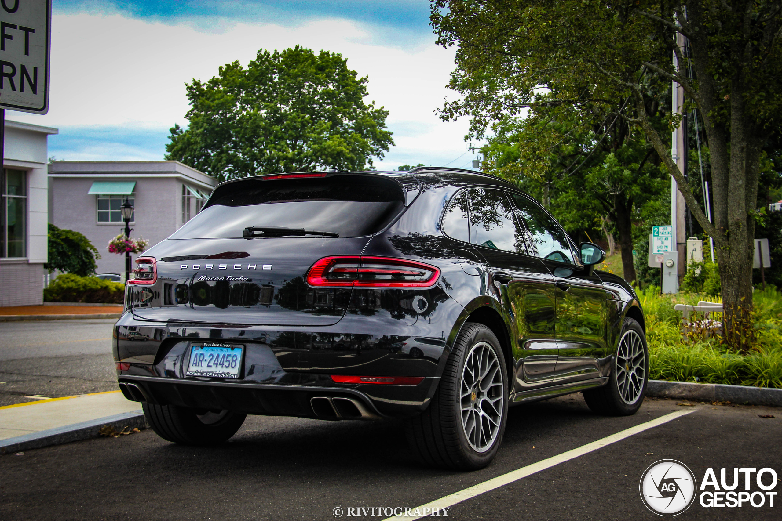 Porsche 95B Macan Turbo