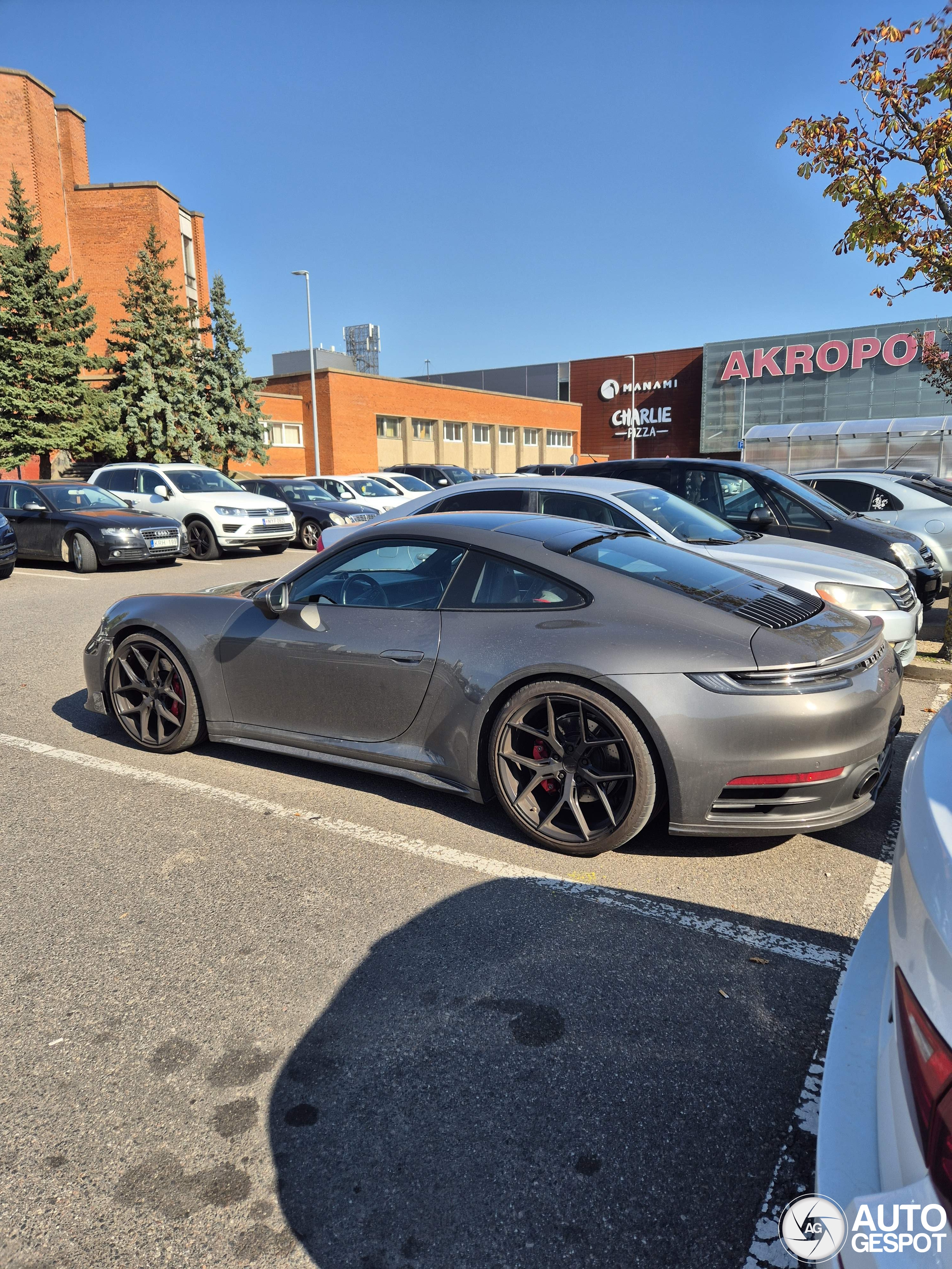 Porsche 992 Carrera 4S