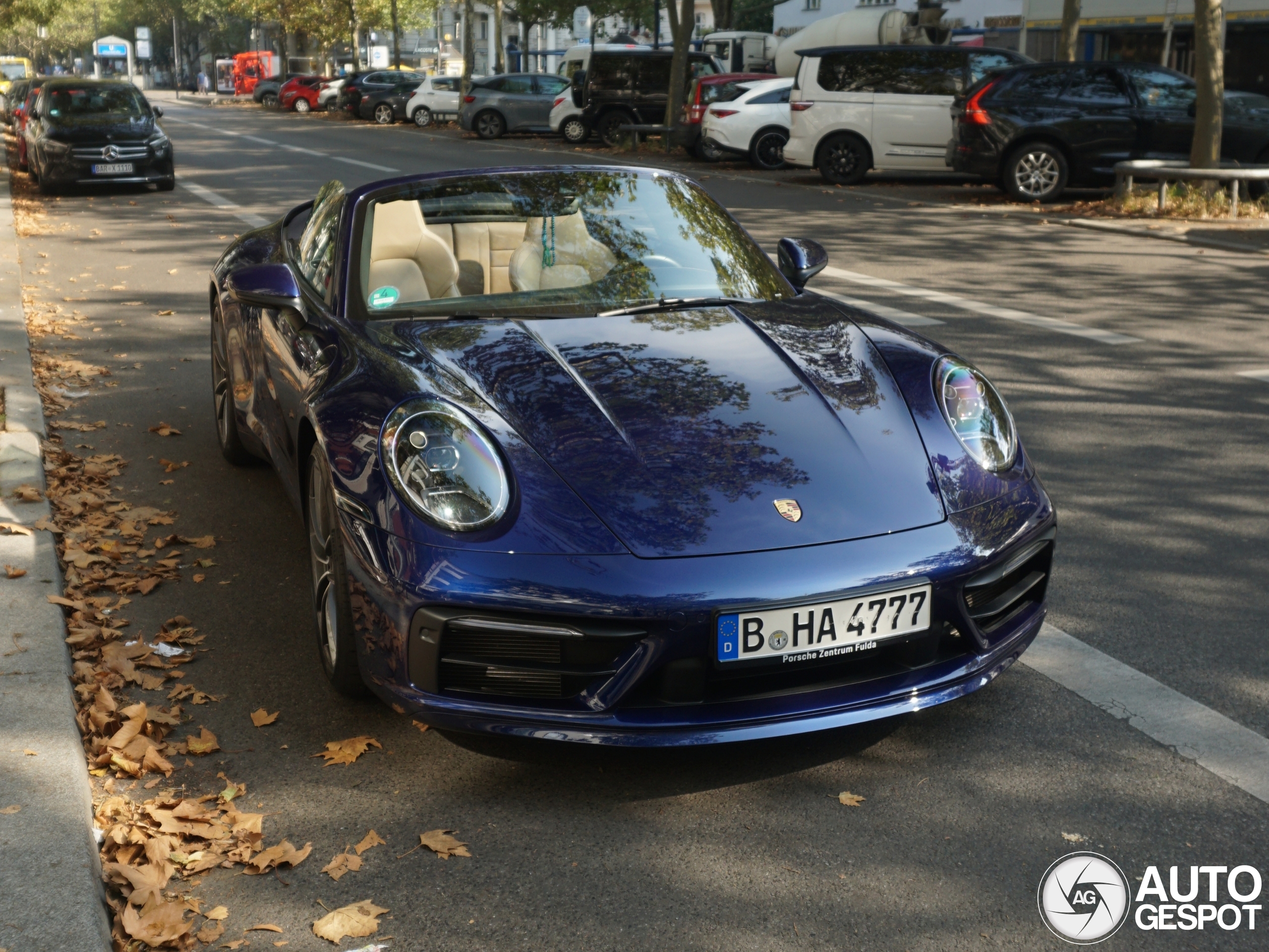 Porsche 992 Carrera 4S Cabriolet