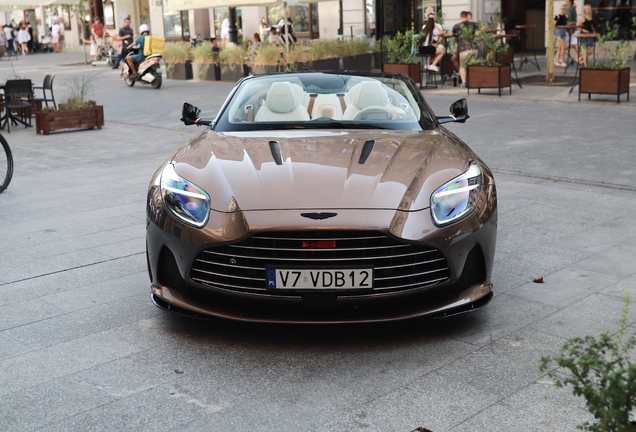 Aston Martin DB12 Volante