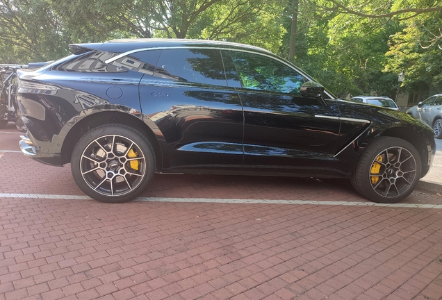 Aston Martin DBX