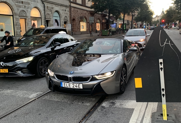 BMW i8 Roadster