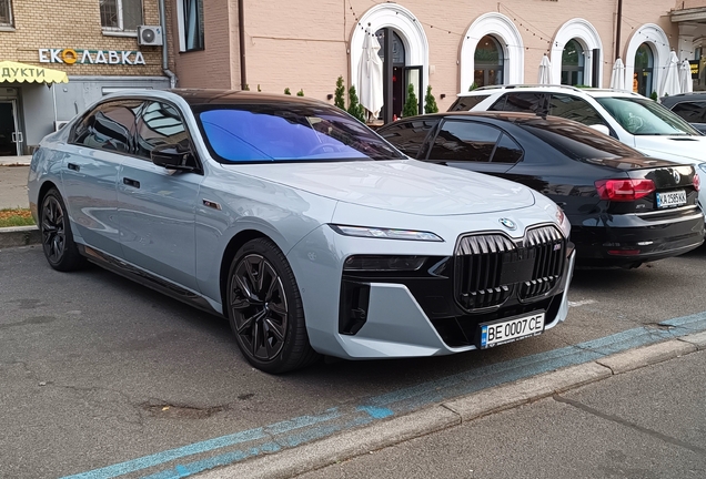 BMW M760e xDrive