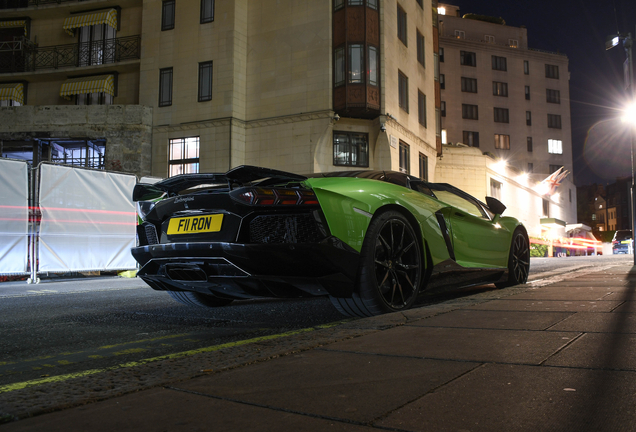 Lamborghini Aventador LP700-4 Roadster