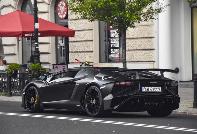 Lamborghini Aventador LP750-4 SuperVeloce Roadster