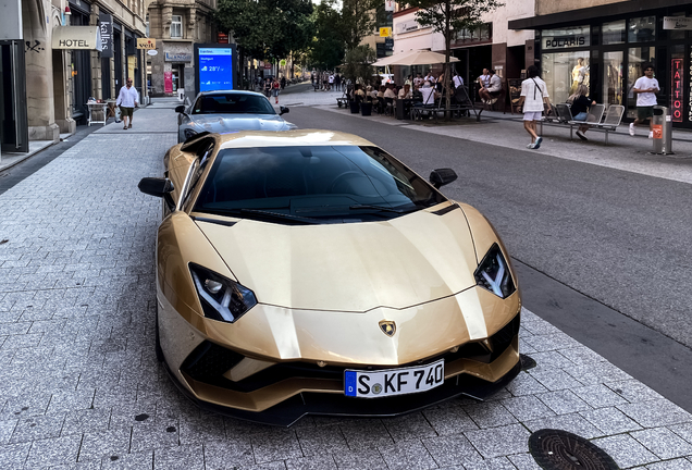 Lamborghini Aventador S LP740-4