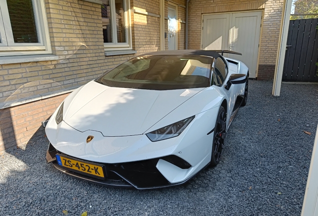 Lamborghini Huracán LP640-4 Performante Spyder