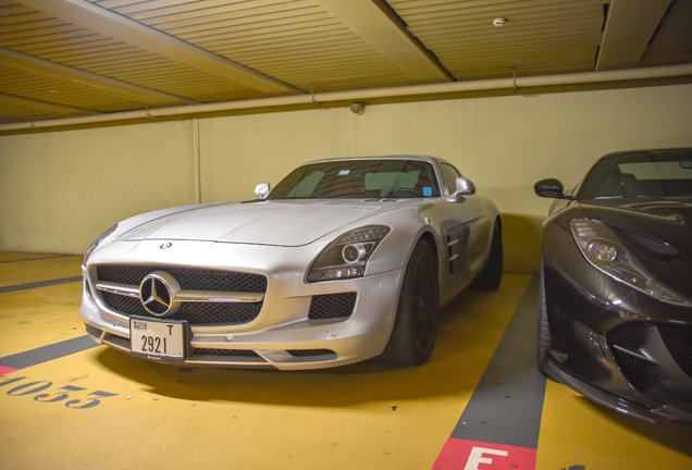 Mercedes-Benz SLS AMG