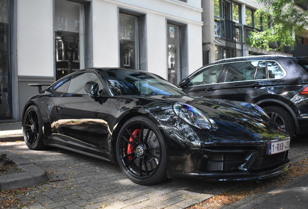 Porsche 992 Carrera 4 GTS