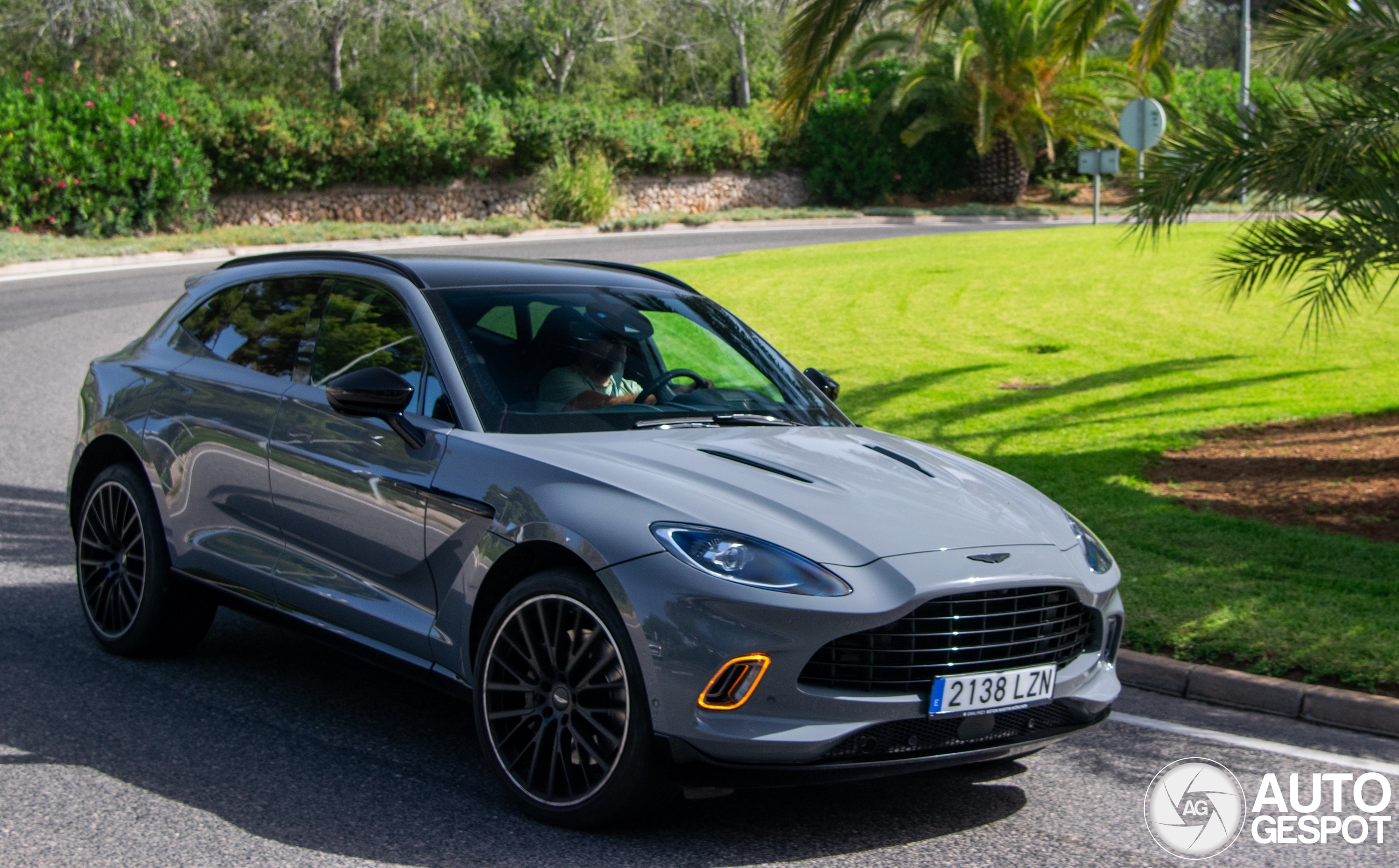 Aston Martin DBX