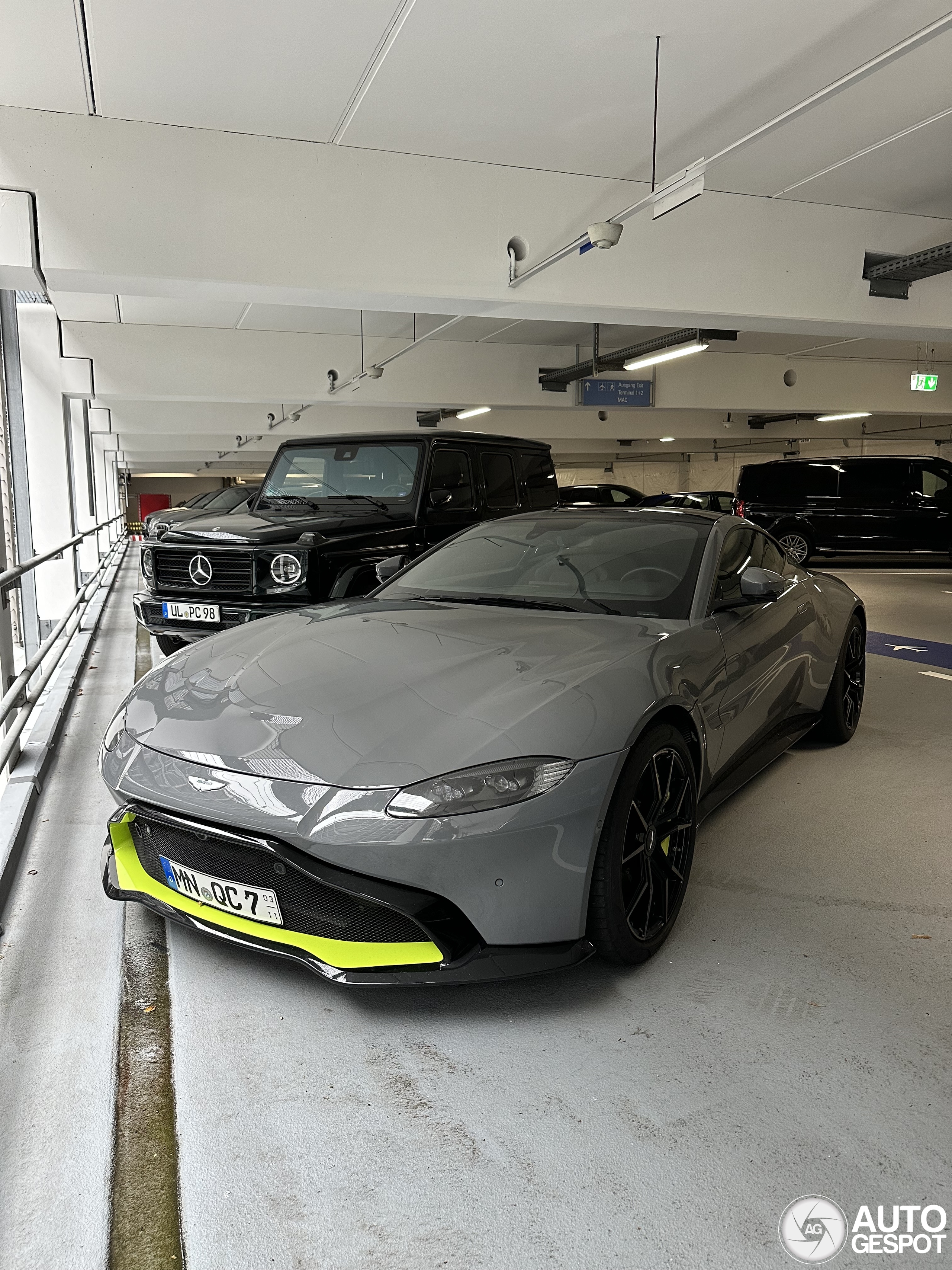 Aston Martin V8 Vantage 2018