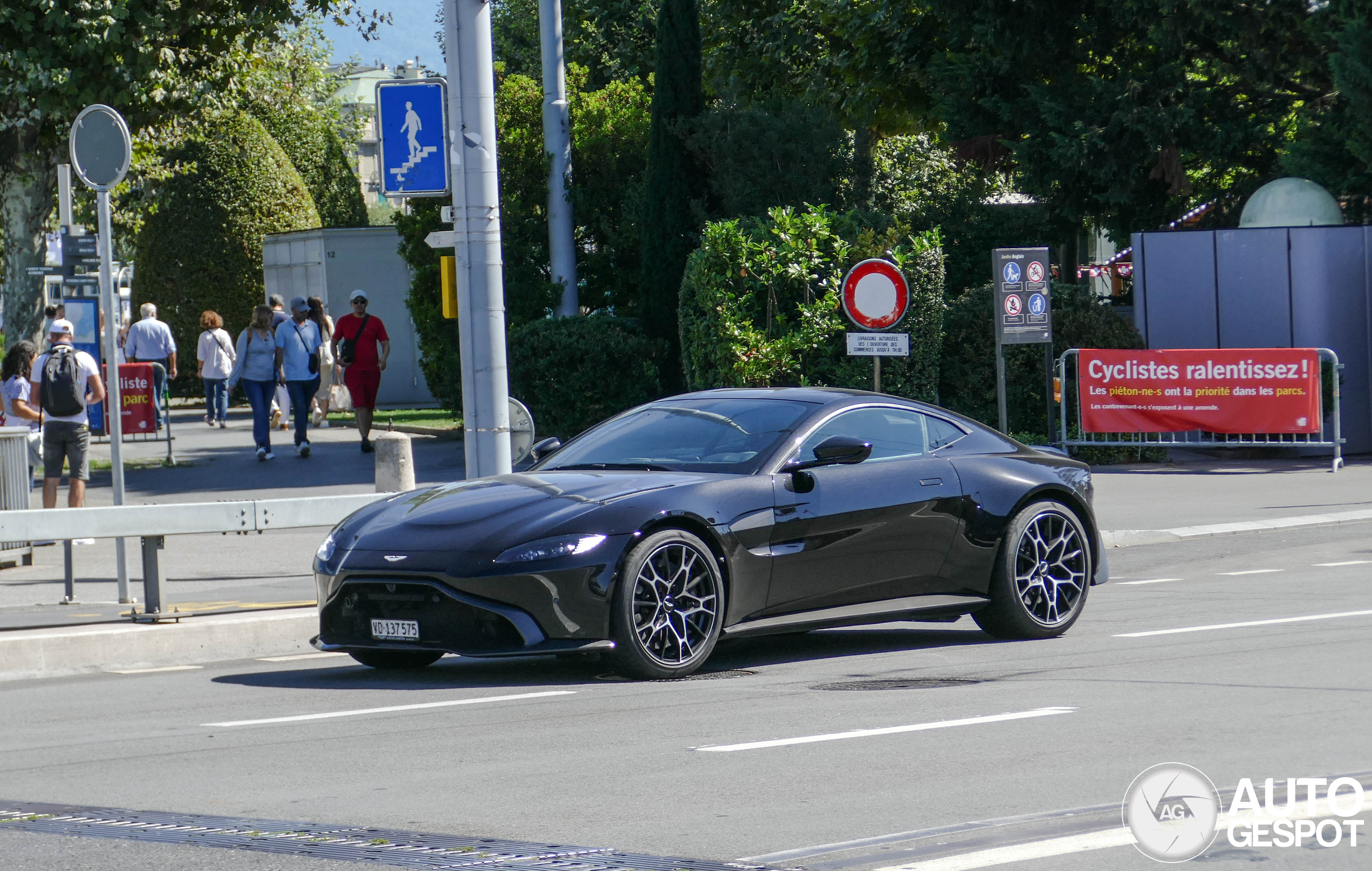 Aston Martin V8 Vantage 2018