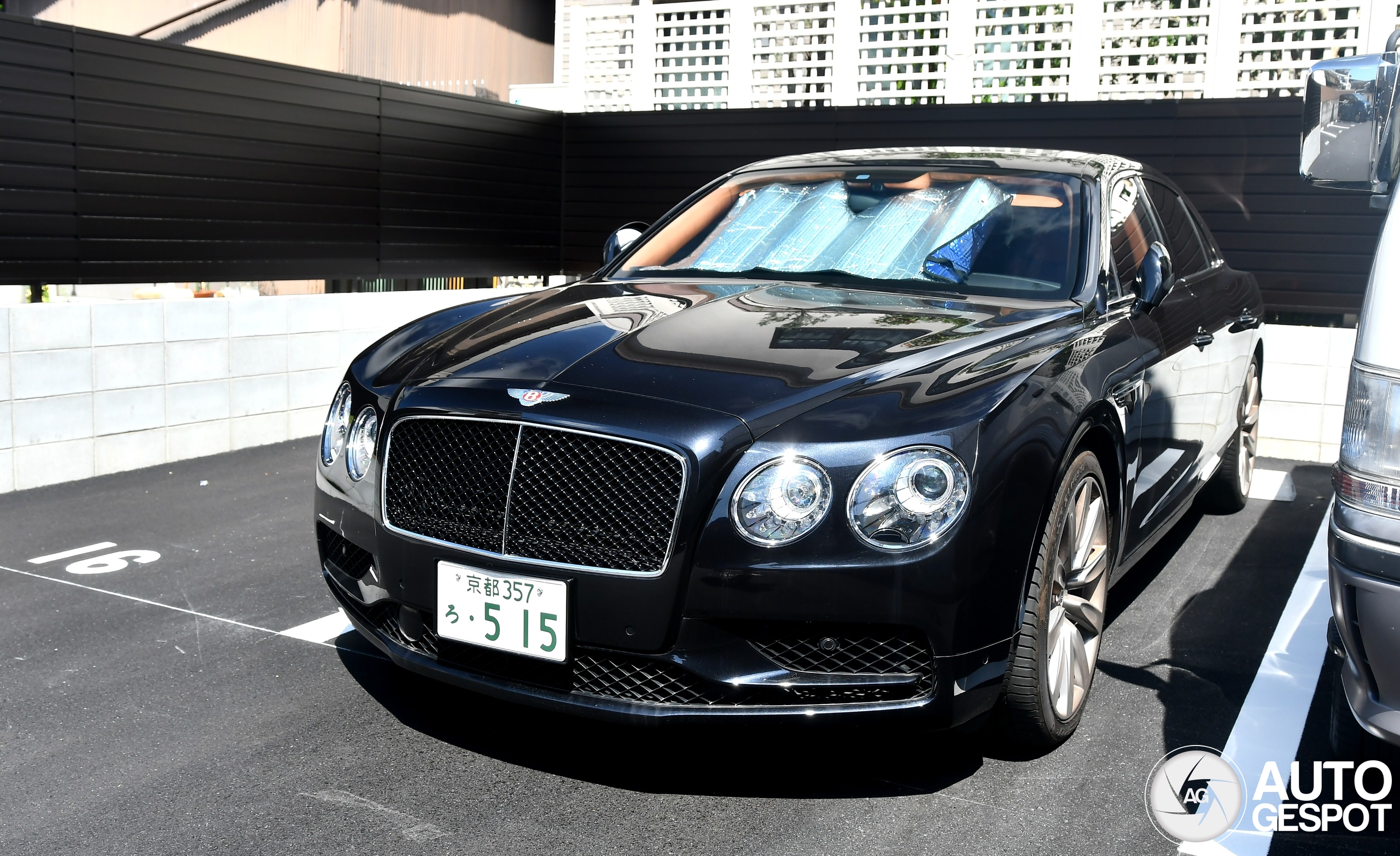 Bentley Flying Spur V8 S