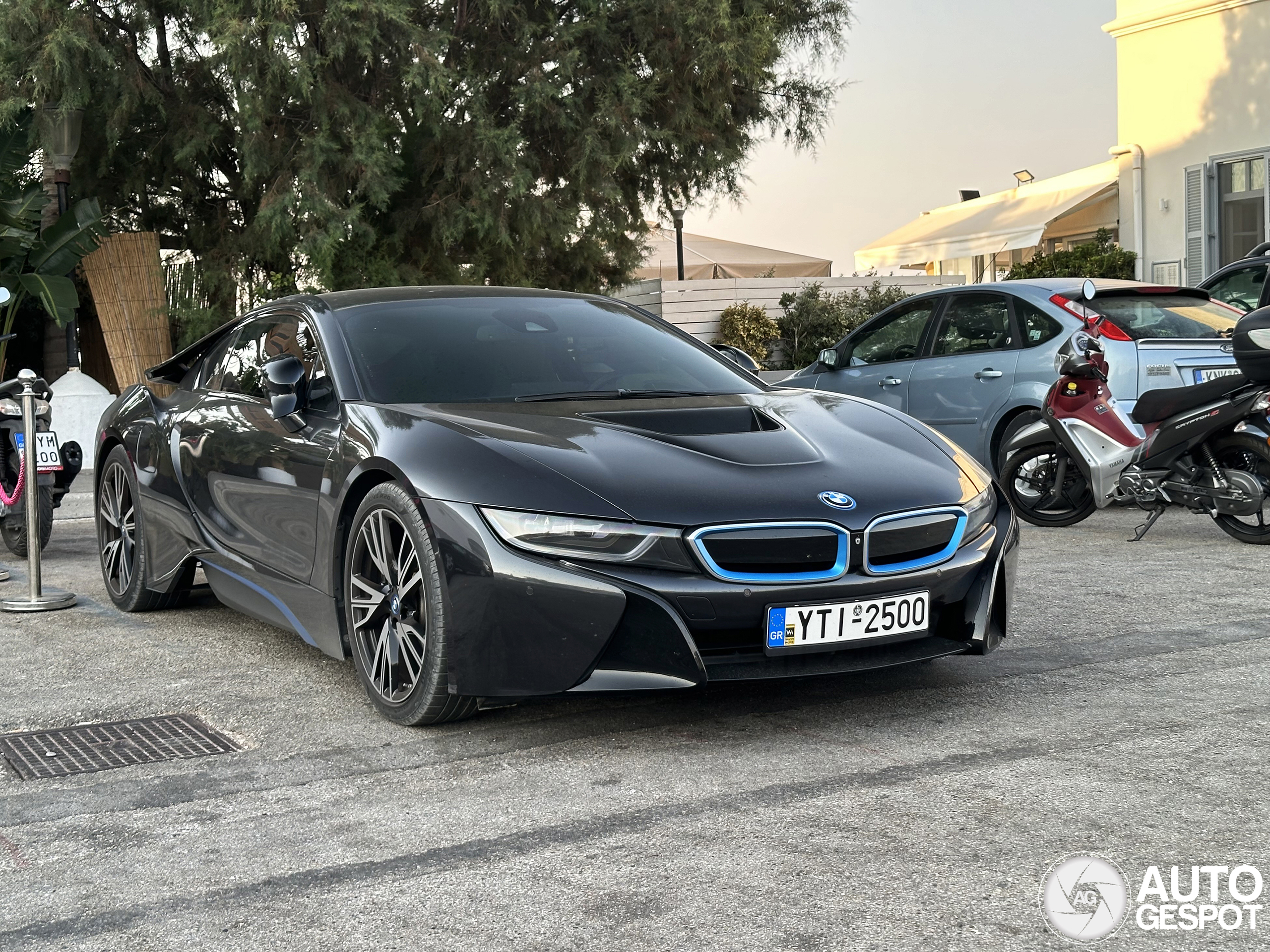 BMW i8