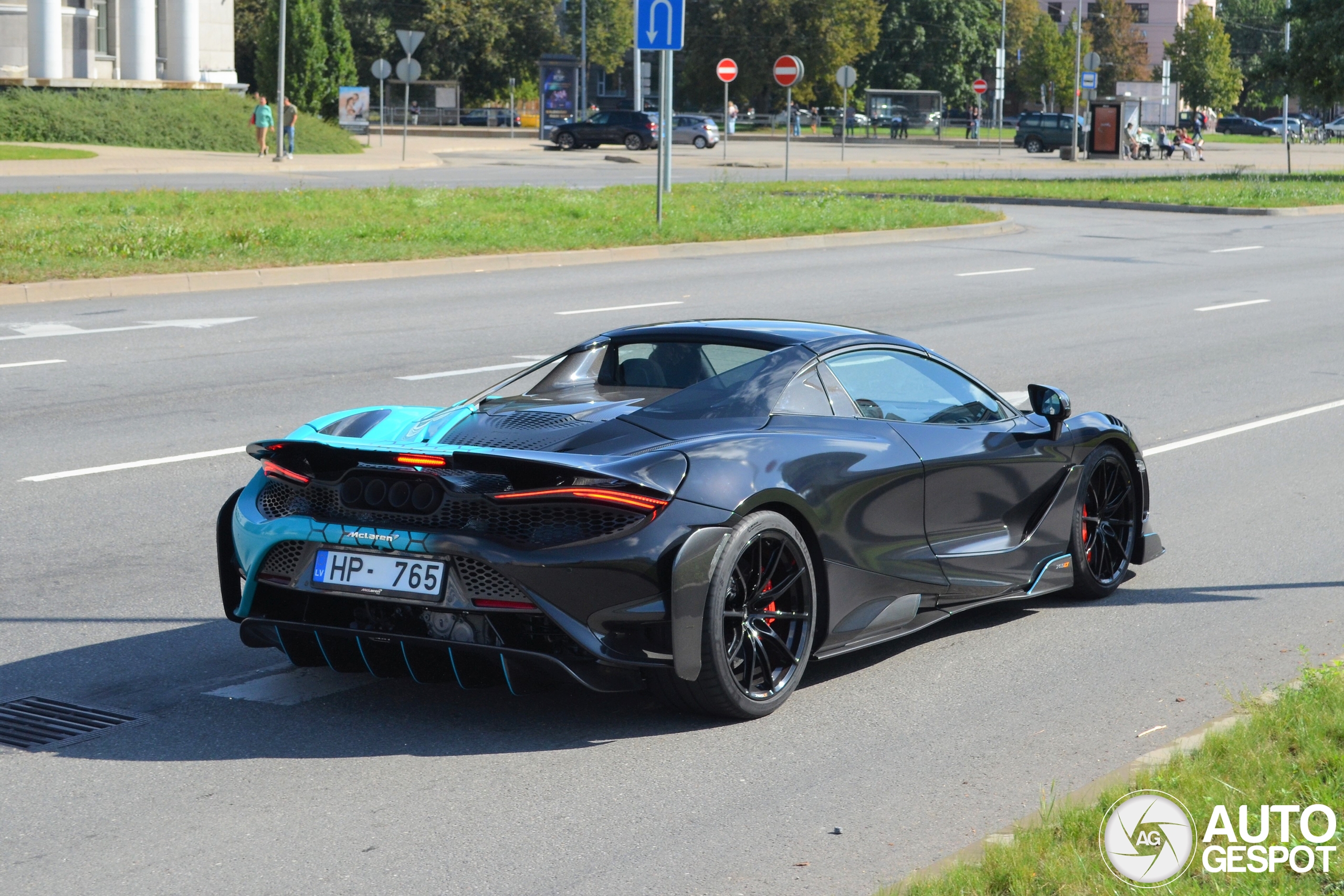 McLaren 765LT Spider