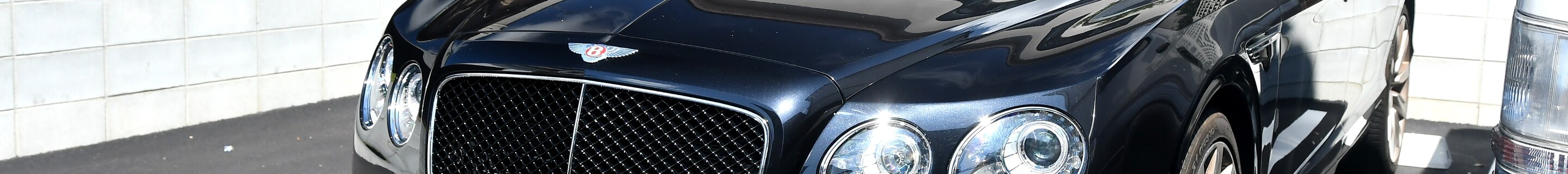 Bentley Flying Spur V8 S