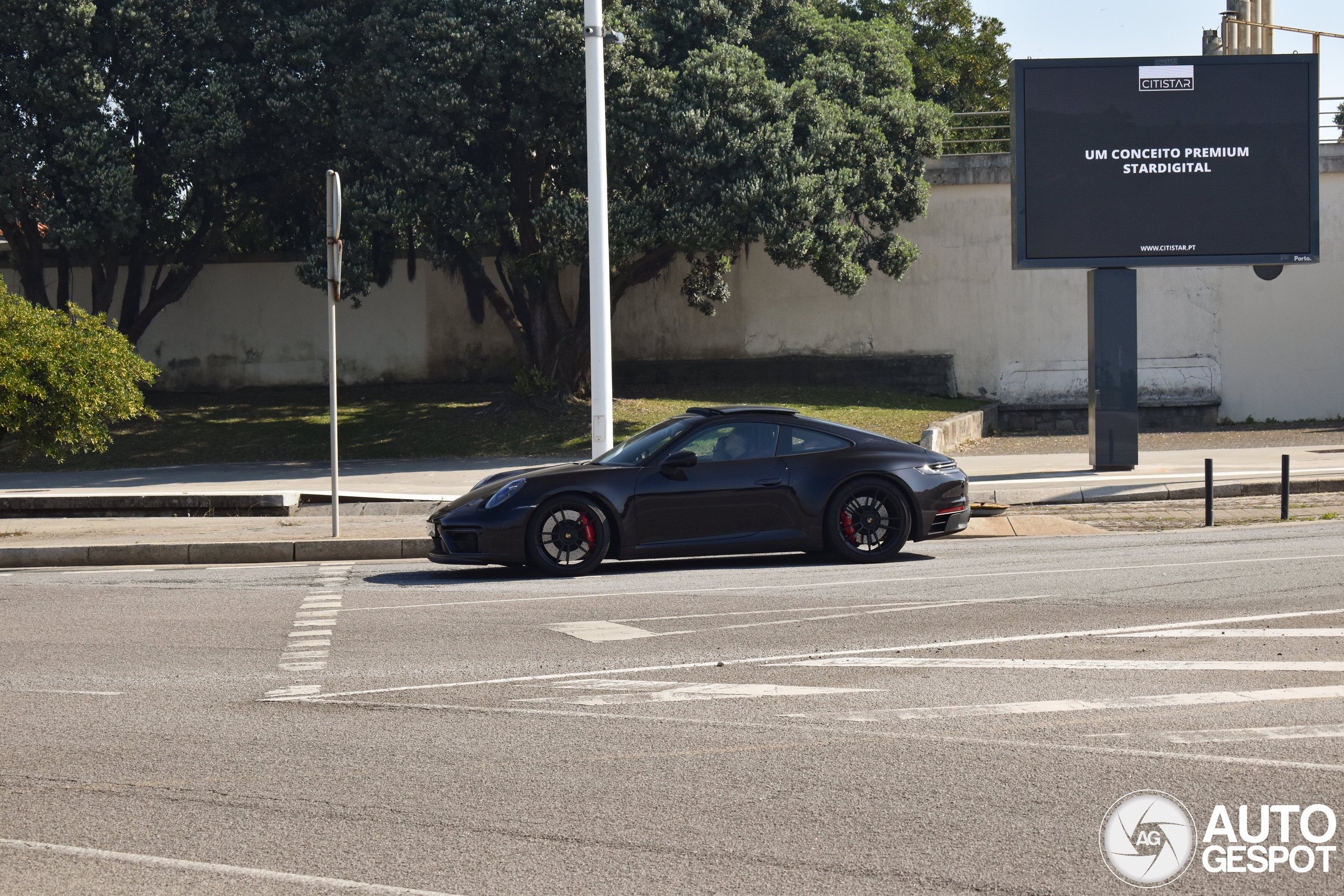 Porsche 992 Carrera 4 GTS