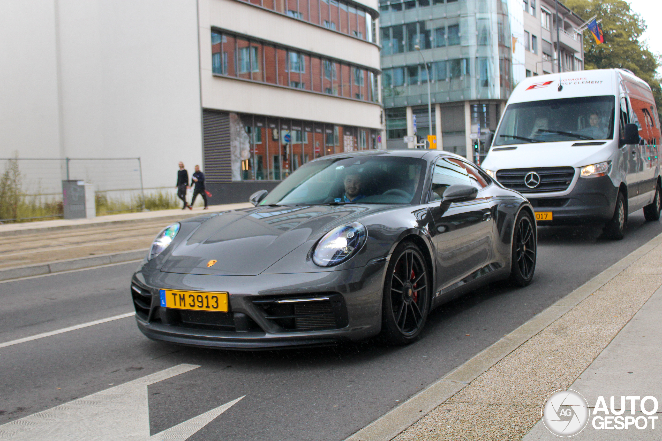 Porsche 992 Carrera 4 GTS