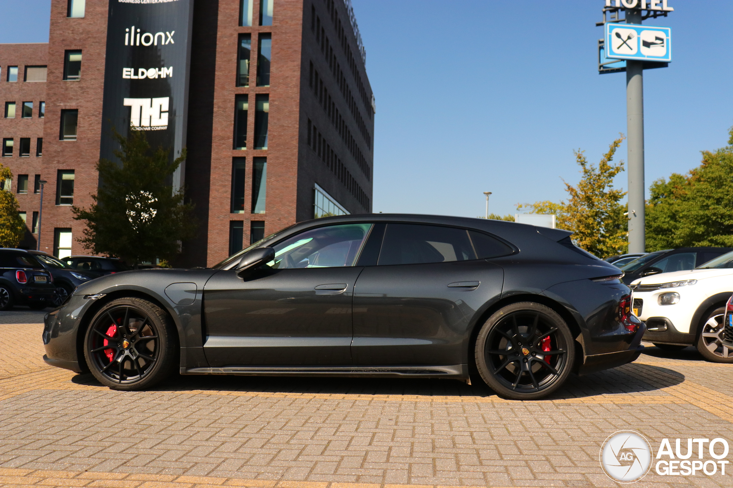 Porsche Taycan GTS Sport Turismo