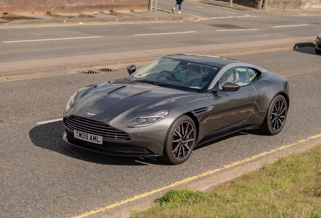 Aston Martin DB11