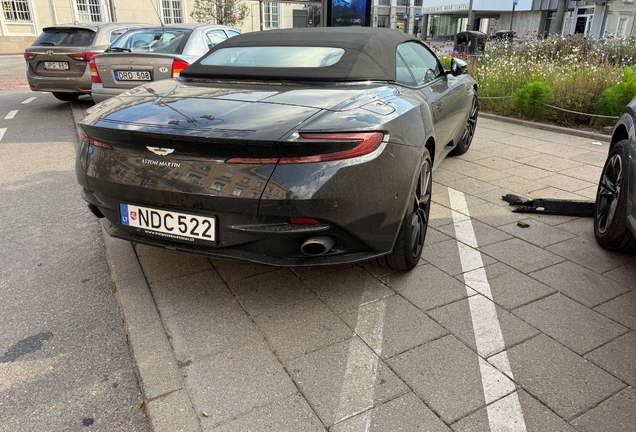 Aston Martin DB11 V8 Volante