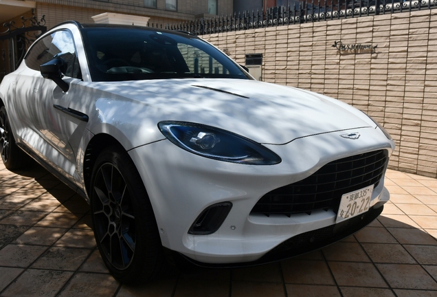 Aston Martin DBX