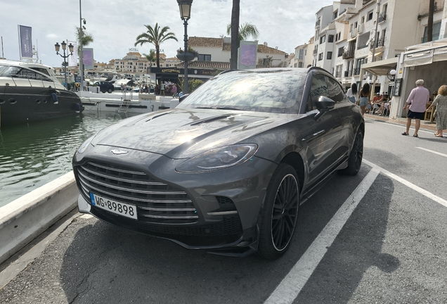 Aston Martin DBX707