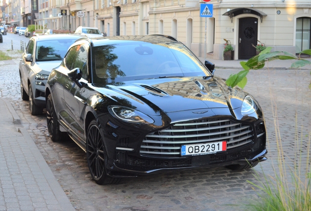 Aston Martin DBX707