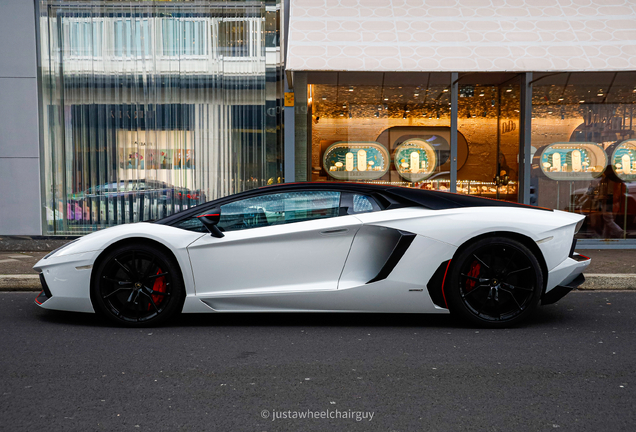 Lamborghini Aventador LP700-4 Pirelli Edition