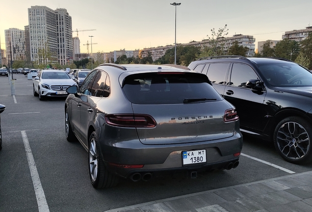 Porsche 95B Macan GTS