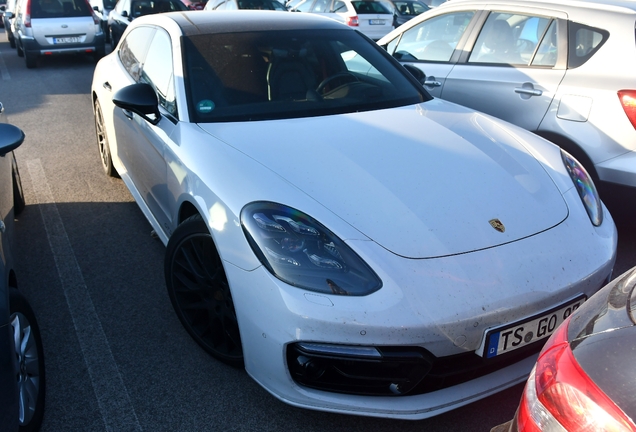 Porsche 971 Panamera GTS Sport Turismo