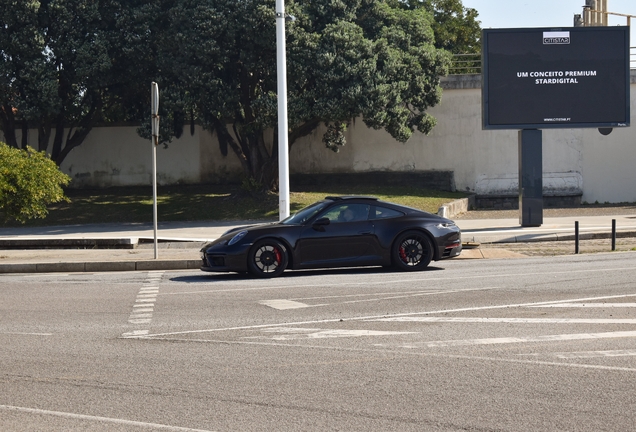 Porsche 992 Carrera 4 GTS